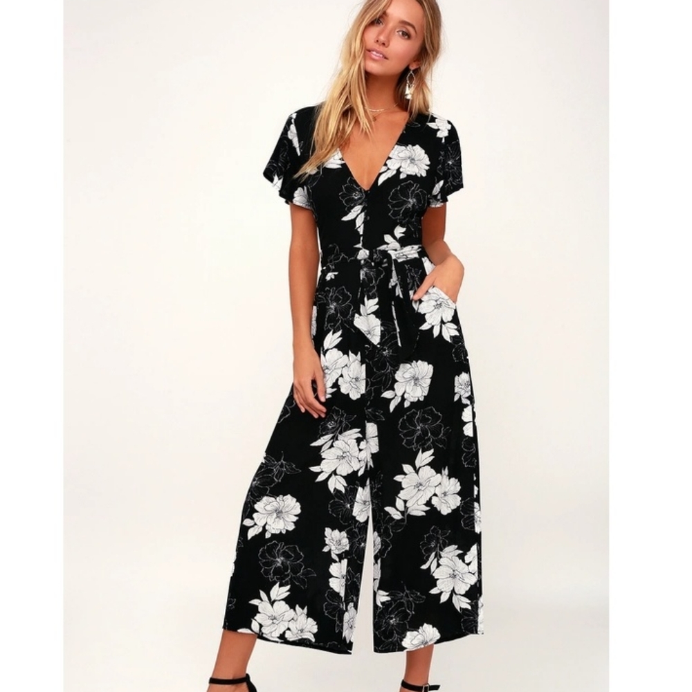 Lush | black floral jumpsuit diff print sz medium